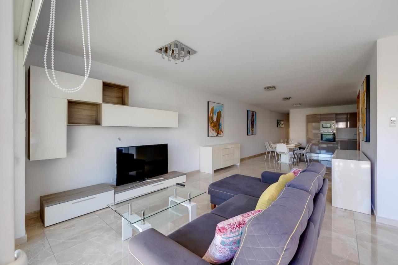 Marvellous 3Br Apartment In Central St Julians Saint Julian's Dış mekan fotoğraf