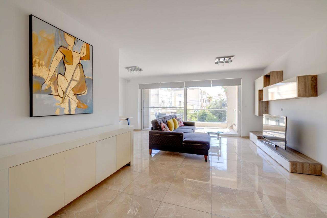 Marvellous 3Br Apartment In Central St Julians Saint Julian's Dış mekan fotoğraf