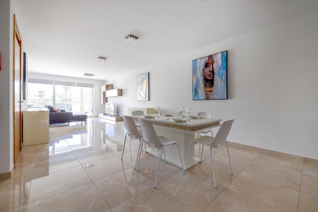 Marvellous 3Br Apartment In Central St Julians Saint Julian's Dış mekan fotoğraf