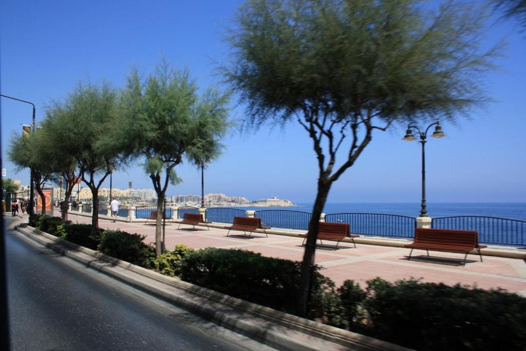 Marvellous 3Br Apartment In Central St Julians Saint Julian's Dış mekan fotoğraf