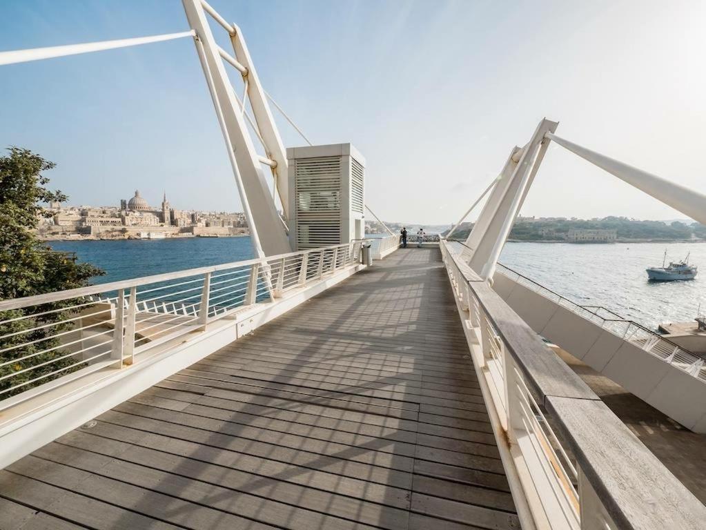 Marvellous 3Br Apartment In Central St Julians Saint Julian's Dış mekan fotoğraf