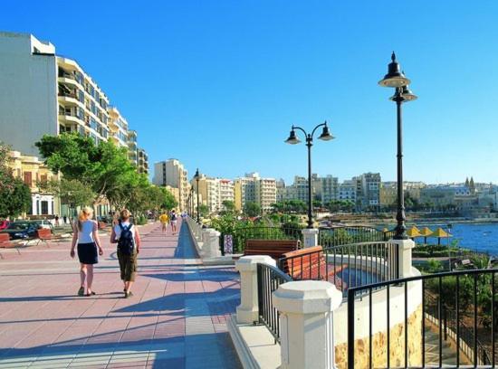 Marvellous 3Br Apartment In Central St Julians Saint Julian's Dış mekan fotoğraf