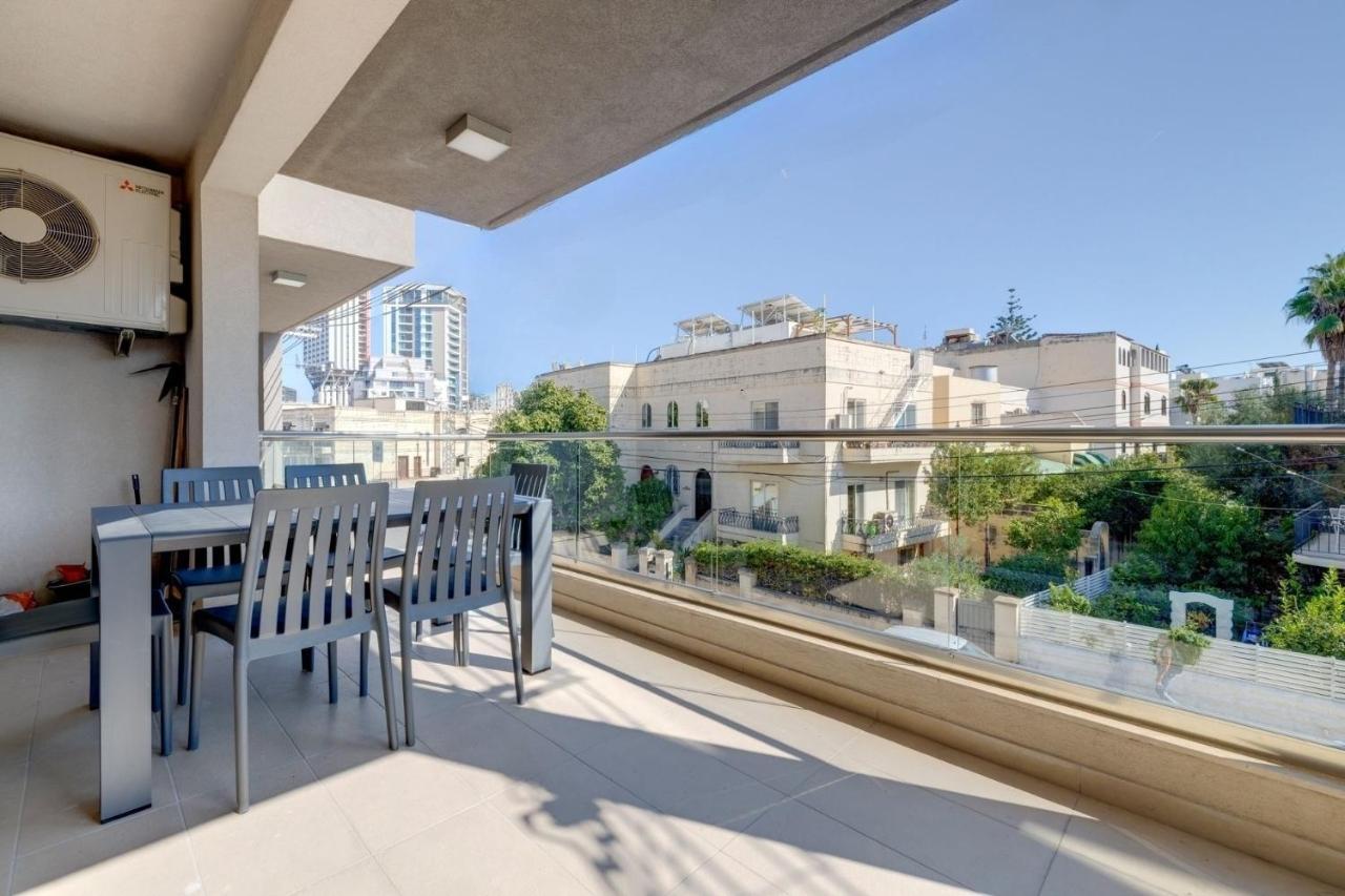 Marvellous 3Br Apartment In Central St Julians Saint Julian's Dış mekan fotoğraf